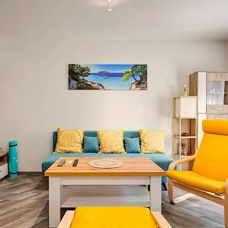 Relax In Center Apartment *